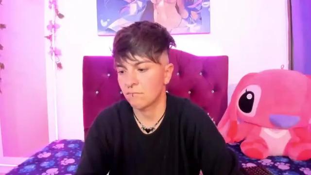 Image 3 of hannah_sweet1 Stream on Chaturbate on 18 months ago