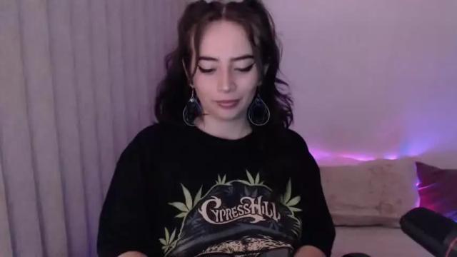 Image 3 of hannah_valhalla Stream on Chaturbate on 23 months ago