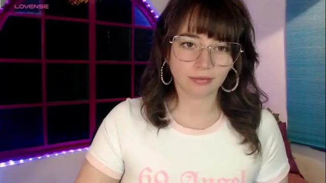 Image 4 of hannah_valhalla Stream on Chaturbate on 6 months ago