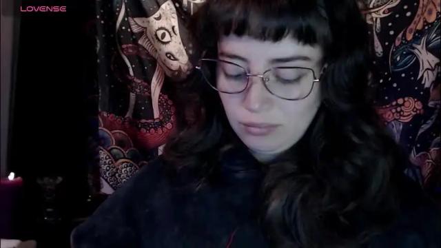 Image 4 of hannah_valhalla Stream on Chaturbate on 1 month ago