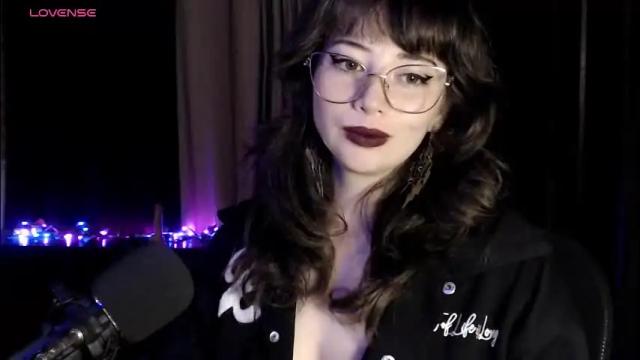 Image 12 of hannah_valhalla Stream on Chaturbate on 22 days ago