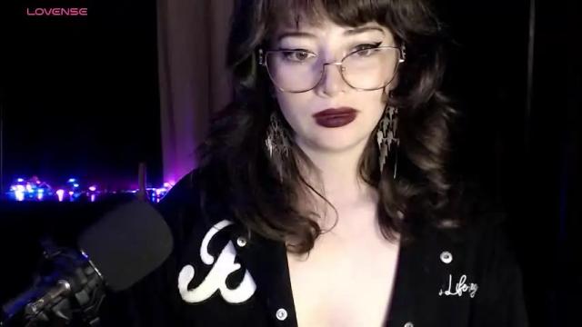 Image 2 of hannah_valhalla Stream on Chaturbate on 22 days ago