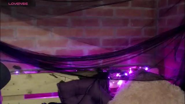 Image 8 of hannah_valhalla Stream on Chaturbate on 17 days ago