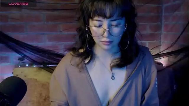 Image 11 of hannah_valhalla Stream on Chaturbate on 12 days ago