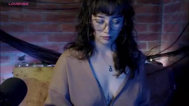 Image 7 of hannah_valhalla Stream on Chaturbate on 12 days ago