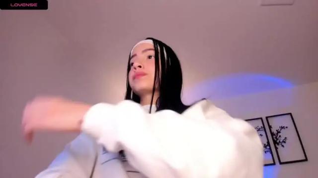 Image 7 of hannah_xoxo_ Stream on Chaturbate on 13 months ago