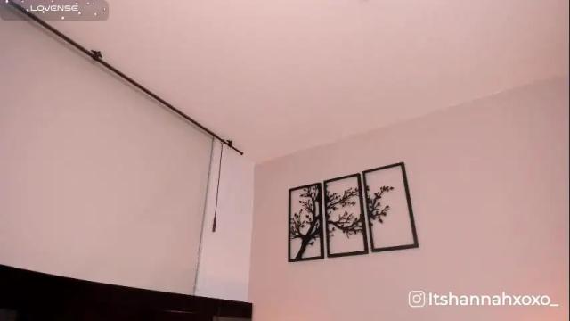 Image 4 of hannah_xoxo_ Stream on Chaturbate on 2 months ago