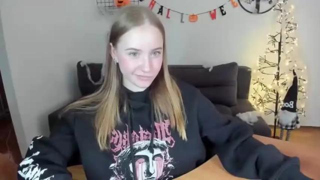 Image 10 of hannaharperr Stream on Chaturbate on 18 months ago
