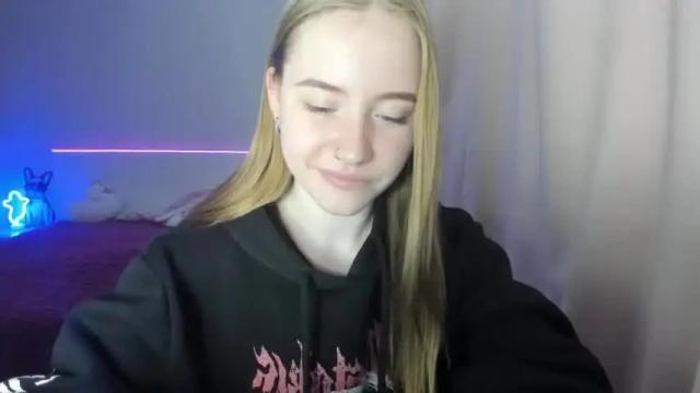 Image 3 of hannaharperr Stream on Chaturbate on 16 months ago