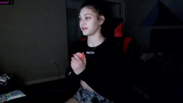 Image 7 of hannahbreeze Stream on Chaturbate on 15 months ago
