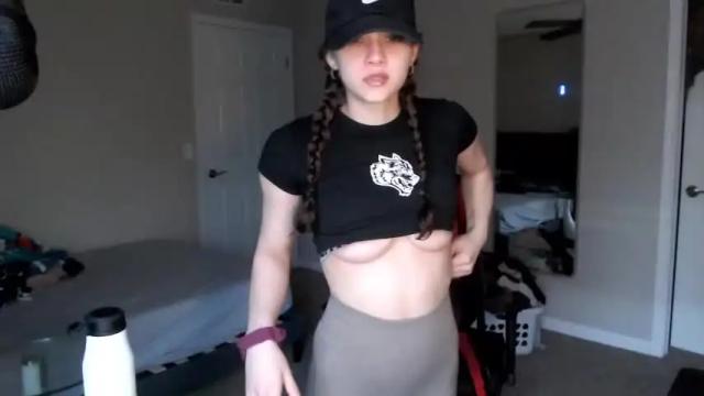 Image 10 of hannahbreeze Stream on Chaturbate on 12 months ago