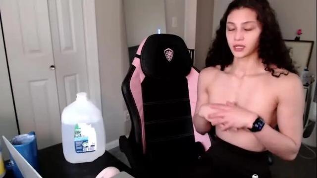 Image 6 of hannahbreeze Stream on Chaturbate on 3 months ago