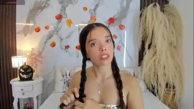 Image 3 of hannahill69 Stream on Chaturbate on 10 days ago