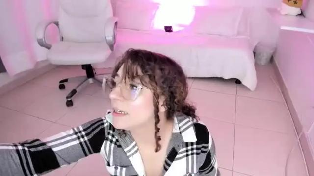 Image 2 of hannahitman Stream on Chaturbate on 13 months ago