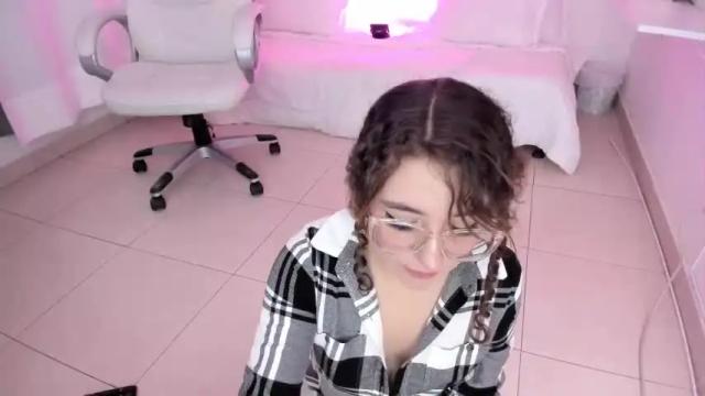 Image 3 of hannahitman Stream on Chaturbate on 5 months ago