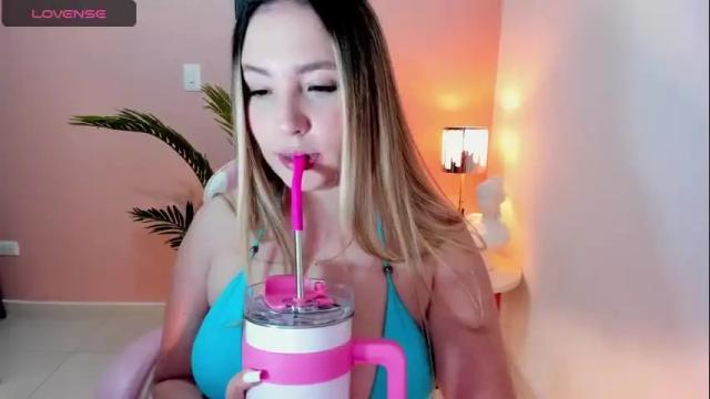 Image 10 of hannamiller_1 Stream on Chaturbate on 4 months ago