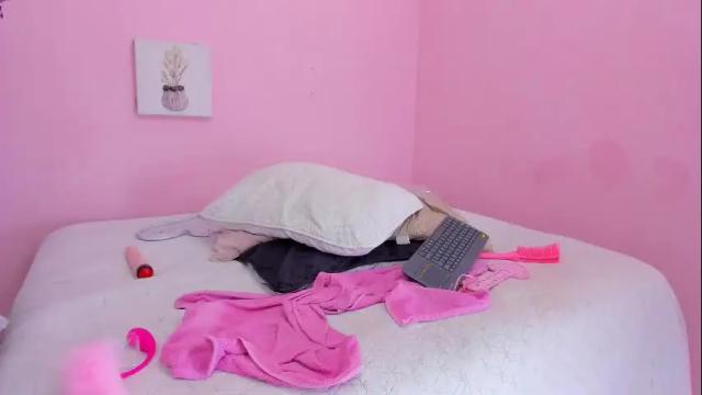 Image 12 of hannapaulina_ Stream on Chaturbate on 1 month ago