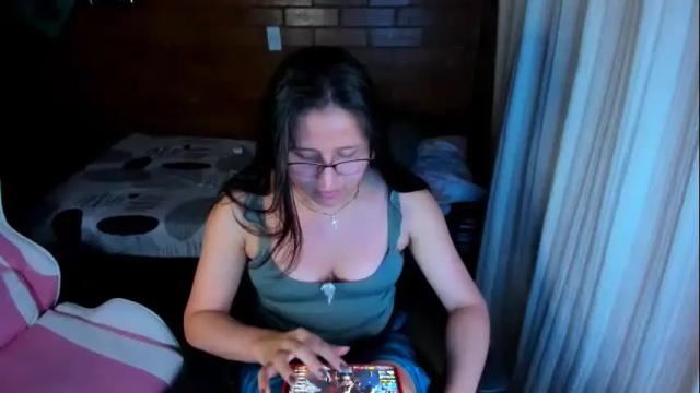 Image 3 of hannarose31 Stream on Chaturbate on 3 months ago