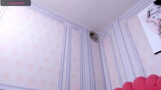 Image 7 of hannathompson_ Stream on Chaturbate on 16 months ago