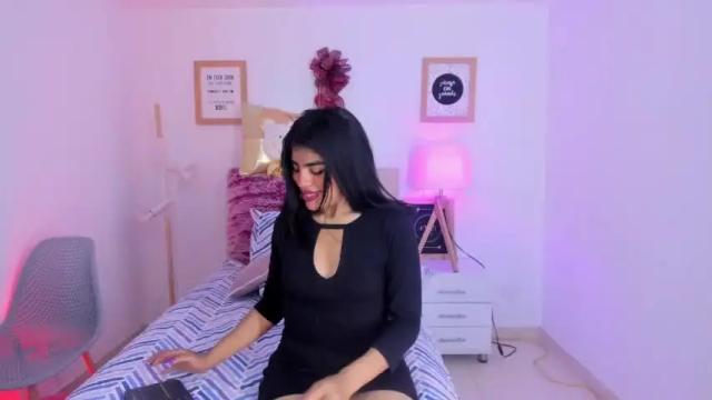 Image 11 of hanny_hilton_2 Stream on Chaturbate on 18 months ago