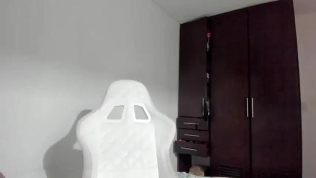 Image 6 of hanny_kail Stream on Chaturbate on 15 months ago