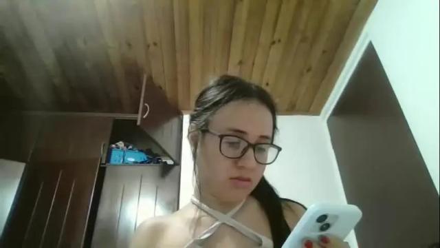 Image 7 of hanny_kail Stream on Chaturbate on 26 days ago