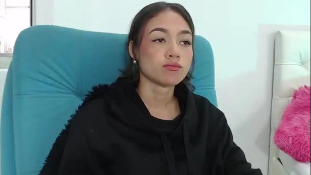 Image 3 of hantonella Stream on Chaturbate on 1 month ago