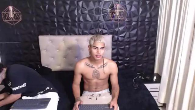 Thumbnail 3, happy_friends00's Stream at Chaturbate, 14 months ago