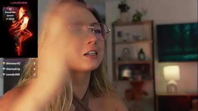 Image 4 of happyhoney_ Stream on Chaturbate on 4 months ago