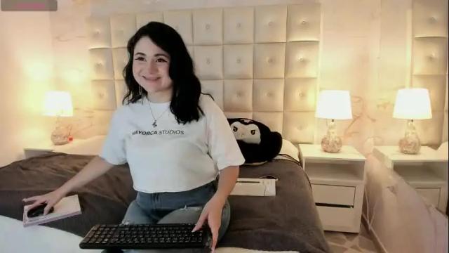 Image 2 of harimoon Stream on Chaturbate on 6 days ago