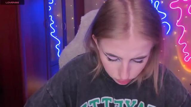 Image 3 of harley_kimm Stream on Chaturbate on 12 months ago