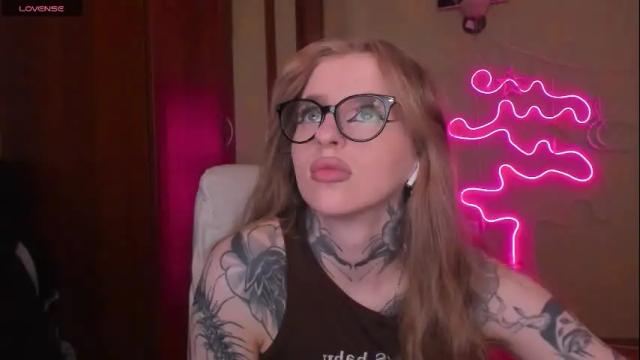 Image 2 of harley_kimm Stream on Chaturbate on 1 month ago