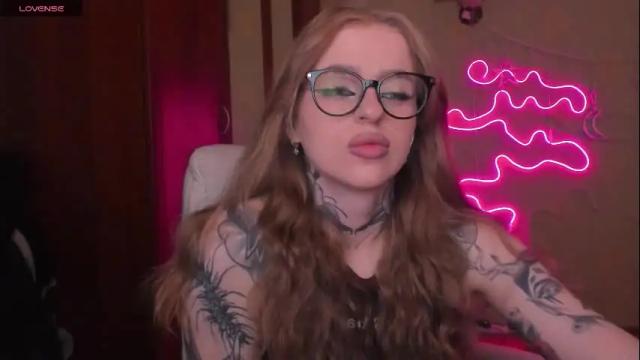 Image 3 of harley_kimm Stream on Chaturbate on 1 month ago