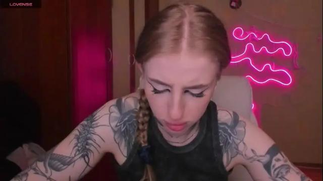 Image 10 of harley_kimm Stream on Chaturbate on 5 months ago