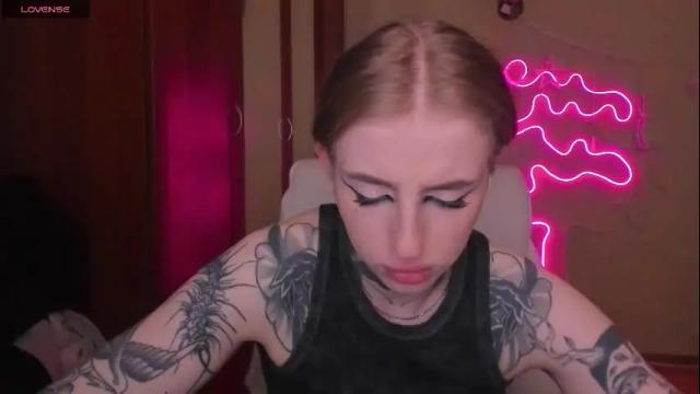 Image 6 of harley_kimm Stream on Chaturbate on 5 months ago
