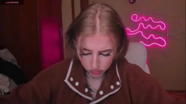Image 10 of harley_kimm Stream on Chaturbate on 5 months ago
