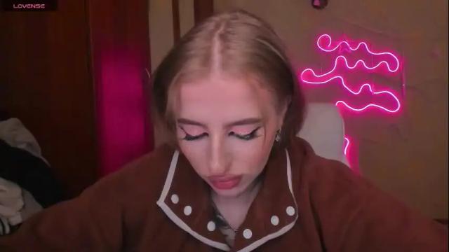 Image 7 of harley_kimm Stream on Chaturbate on 5 months ago