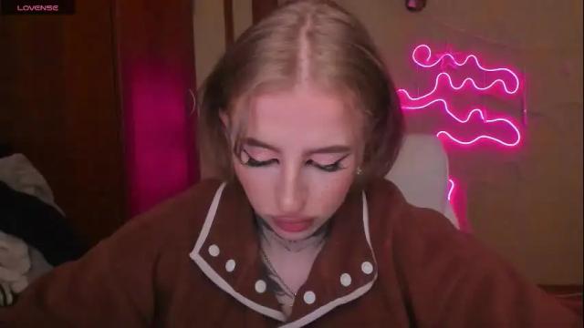 Image 8 of harley_kimm Stream on Chaturbate on 5 months ago