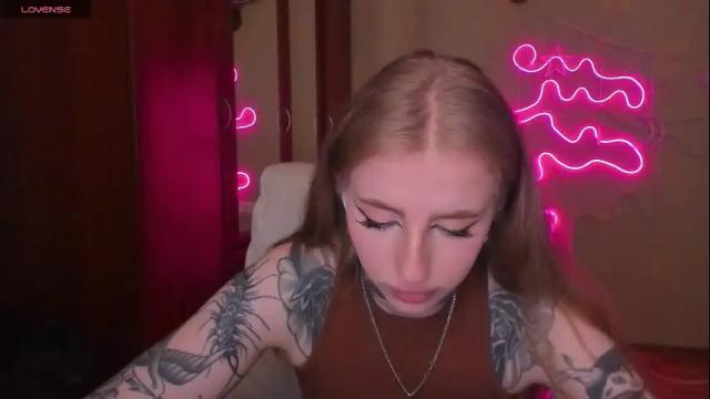 Image 8 of harley_kimm Stream on Chaturbate on 10 days ago