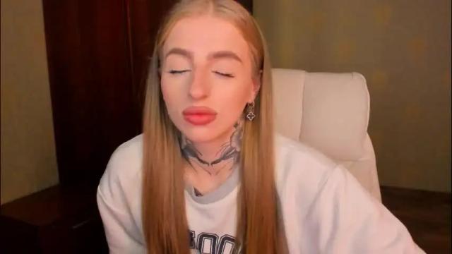 Image 4 of harley_kimm Stream on Chaturbate on 1 month ago