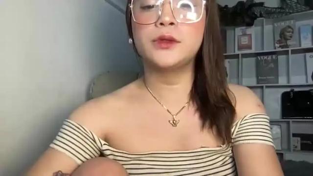 Image 2 of harley_queen69x Stream on Chaturbate on 16 months ago