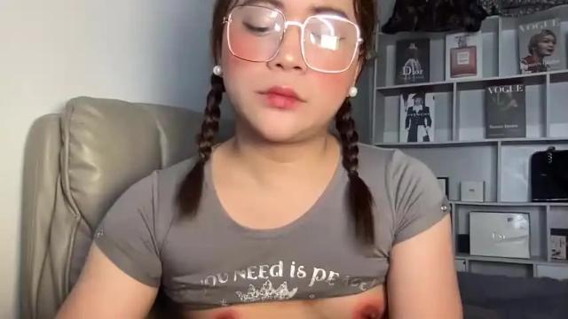 Image 4 of harley_queen69x Stream on Chaturbate on 16 months ago