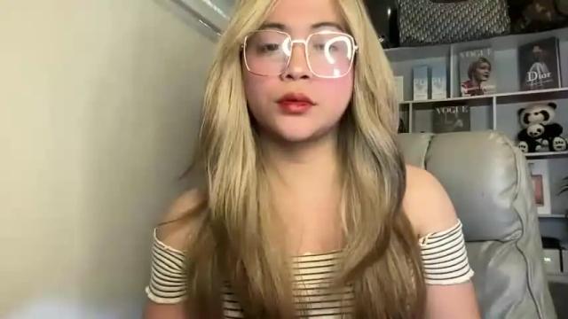Image 12 of harley_queen69x Stream on Chaturbate on 15 months ago