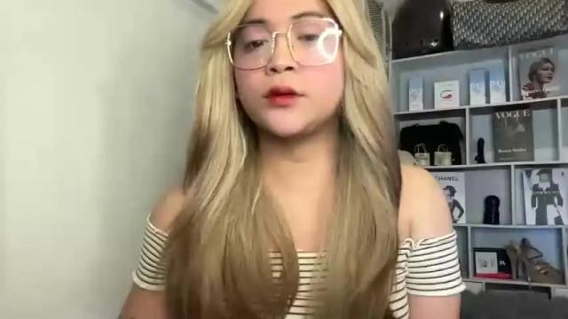 Image 3 of harley_queen69x Stream on Chaturbate on 15 months ago