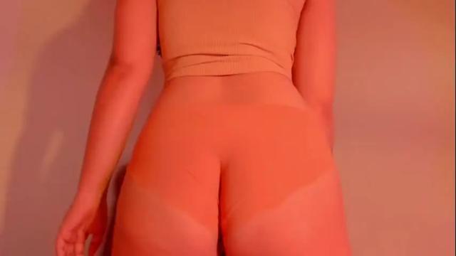 Image 4 of harley_red Stream on Chaturbate on 19 days ago