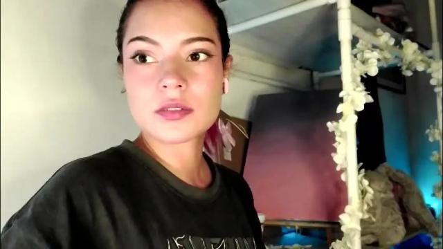 Image 4 of harleyparadise Stream on Chaturbate on 2 months ago