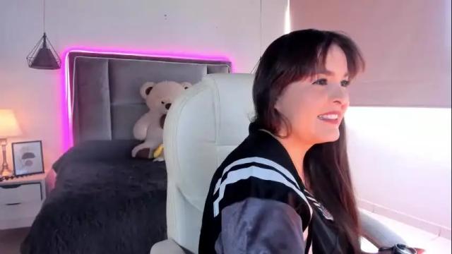 Image 6 of harly_dash Stream on Chaturbate on 12 days ago