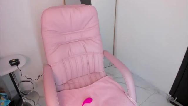 Image 12 of harmony_murr Stream on Chaturbate on 2 months ago