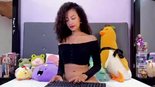 Image 2 of harmonyy_hill Stream on Chaturbate on 12 months ago