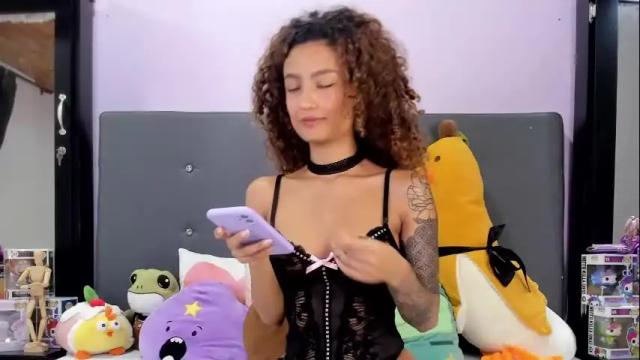 Image 4 of harmonyy_hill Stream on Chaturbate on 1 month ago